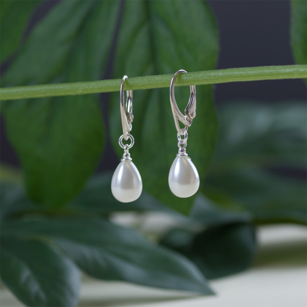 Zobacz jak zrobić proste kolczyki z perłami - idealne do każdej kreacji