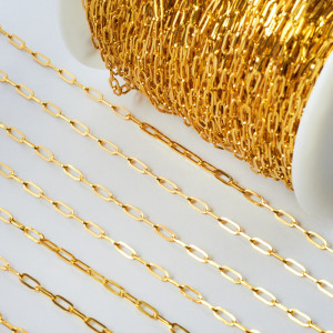 Łańcuch ze stali chirurgicznej owale błyszczące w kolorze złotym 2,5x5mm