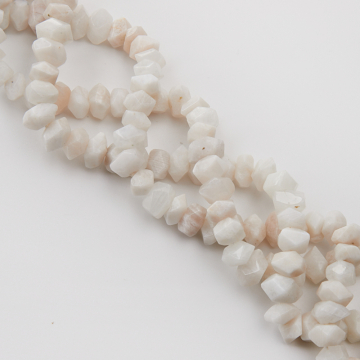 Kamień księżycowy poduszka ścinana nieregularna 5-8mm