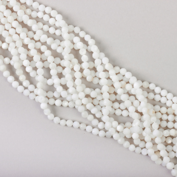 Biała muszla kulka fasetowana 4mm - na sznury