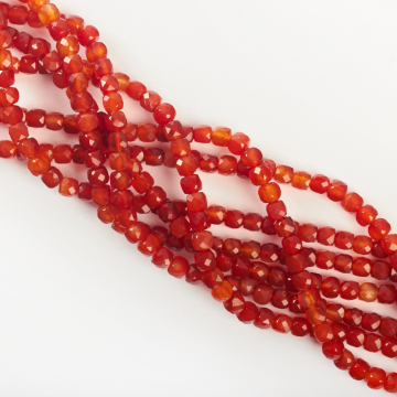 Karneol kostka fasetowana 5x5mm