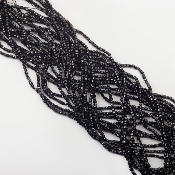 Spinel kostka fasetowana 2,5x2,5mm