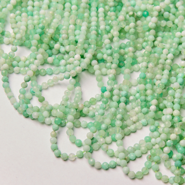 Jadeit australijski kulka fasetowana 4mm