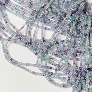 Fluoryt kostka fasetowana 2x2,5mm