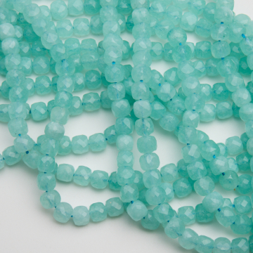 Jadeit turkusowy kostka fasetowana 7mm