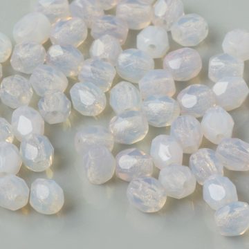 Fire Polish Milky Amethyst (21000) 4mm