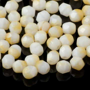 Fire Polish White / Beige (07104) 4mm