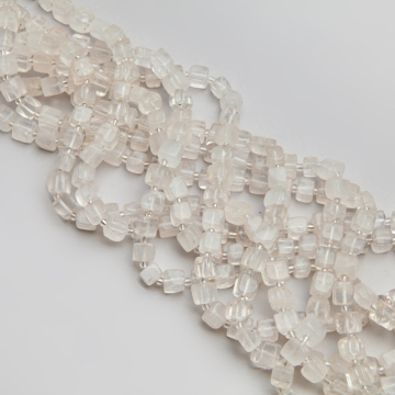 Kryształ górski kostka nieregularna 8x8mm