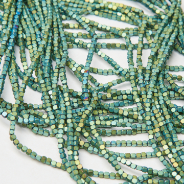 Hematyt kostka ścięta mat emerald 2x2mm
