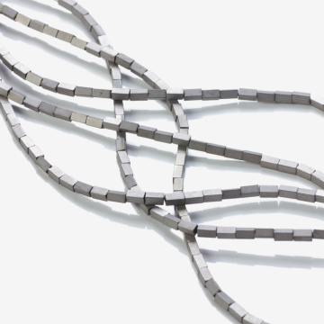 Hematyt platerowany słupek kwadratowy mat silver 4x2mm