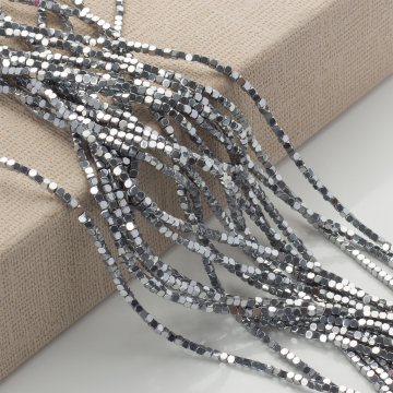 Hematyt platerowany kostka ścięta silver 2x2mm