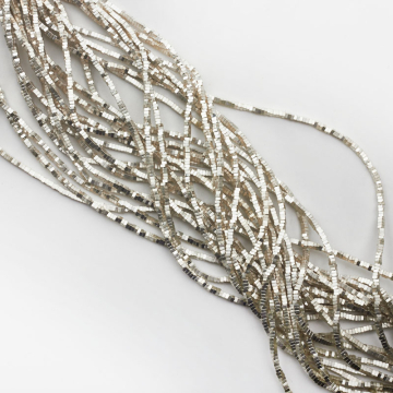 Hematyt kostka płaska light silver satine 2x2mm