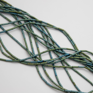 Hematyt słupek emerald mat 8x2mm