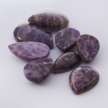 Czaroit zawieszka łezka 20-40 mm