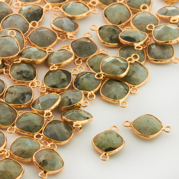 Labradoryt kwadrat fasetowany łącznik 23mm