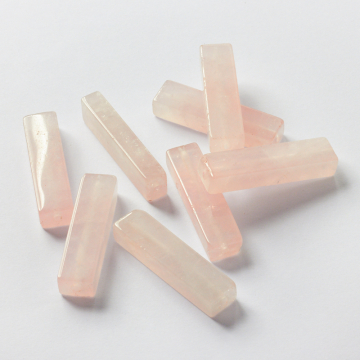 Kryształ górski różowy słupek zawieszka 40mm