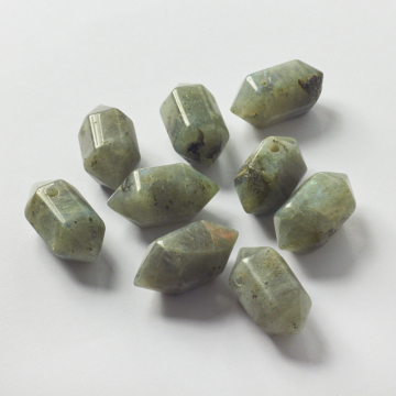 Labradoryt zawieszka grot 30mm