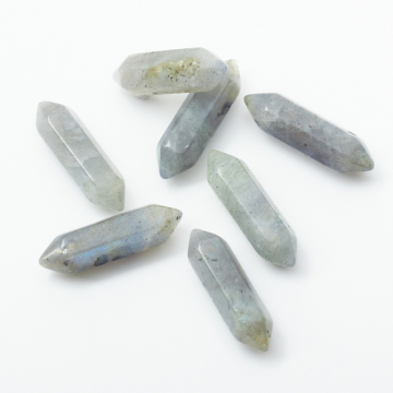 Labradoryt zawieszka grot  30mm