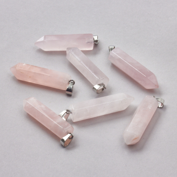 Różowy kryształ górski zawieszka grot 50mm