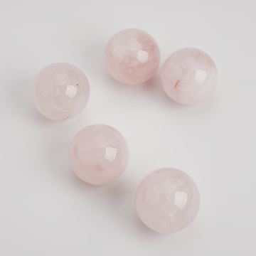 Kulka z różówego kryształu górskiego 2,5-3cm