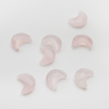 Kryształ górski różowy księżyc fasetowany zawieszka 19x15mm