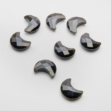 Onyks księżyc fasetowany zawieszka 19x15mm