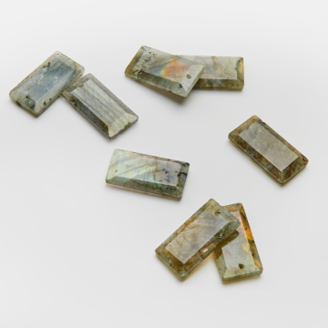 Labradoryt prostokąt fasetowany zawieszka 25x13mm