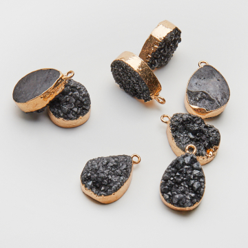 Agat czarny druzy łezka w okuciu zawieszka 24mm