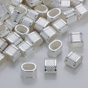 Przekładka w kropeczki do rzemieni w srebrnym kolorze 14,5x10,5mm