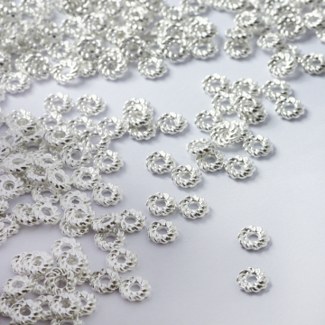 Koraliki metalowe dyski ozdobne 5,5mm