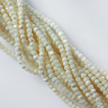 Masa perłowa opalizująca oponka 4x5mm biała