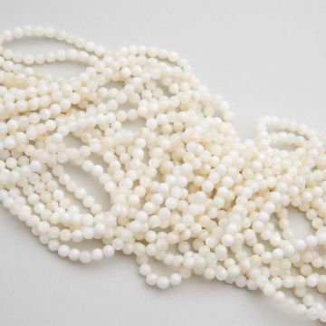 Masa perłowa kulka gładka biała 5,5mm