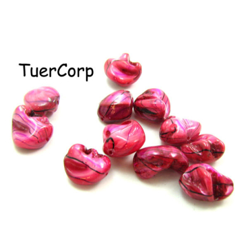 Masa perłowa bryłki malowane fuksja 18mm