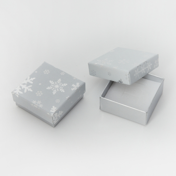 Pudełko ozdobne do biżuterii gwiazdki srebrne 6x6x2,5cm