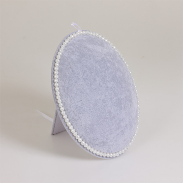 Ekspozytor owalny z perłami 27x20 cm