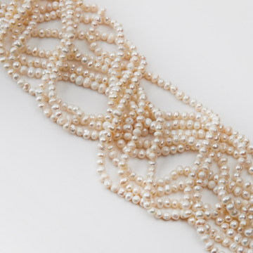 Perły naturalne potato hodowlane 4-5mm Perły naturalne potato hodowlane 4-5mm