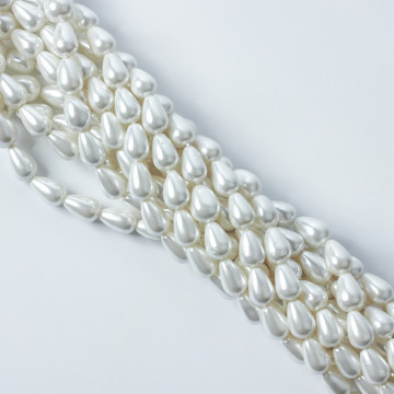 Perły seashell łezka nieregularna 12x8mm biała