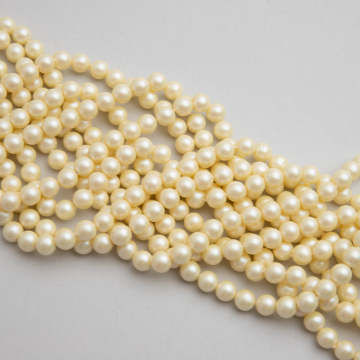 Perły ceramiczne kulki satynowe waniliowe 6mm