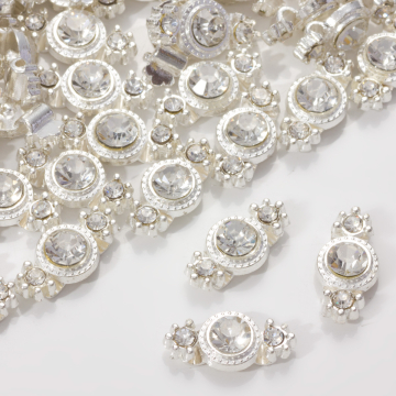 Przekładka z kryształkiem koloru srebrnego crystal 17mm