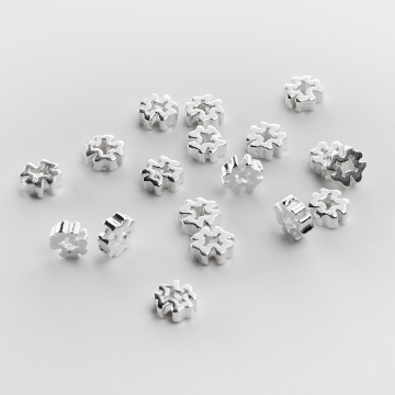 Srebrny koralik koniczyna wycięta AG925 5,5x6mm