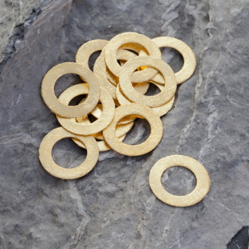 Srebrna satynowa blaszka z wyciętą dziurką AG925 pozłacana 16mm