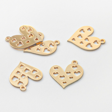 Srebrna zawieszka serce z wyciętymi sercami AG925 pozłacana 12mm