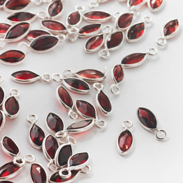 Srebrna zawieszka granat w okuciu AG925 7mm