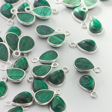 Srebrna zawieszka malachit łezka gładka w okuciu AG925 6,5x5mm