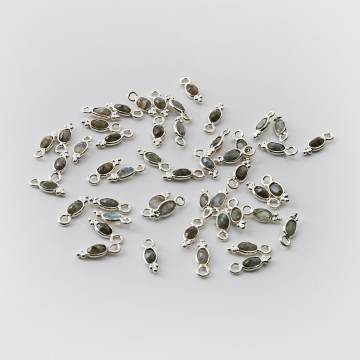 Srebrna zawieszka labradoryt w srebrnym okuciu AG925 4,5mm