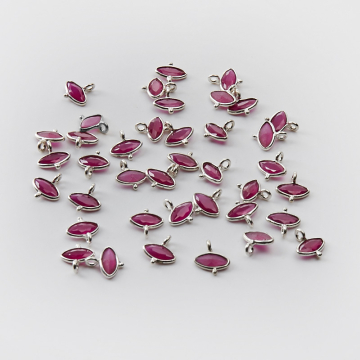 Srebrna zawieszka rubin w srebrnym okuciu AG925 7,5mm