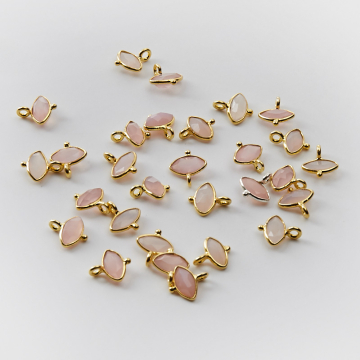 Srebrna zawieszka kryształ górski rózowy w srebrnym okuciu AG925 pozłacana 7,5mm