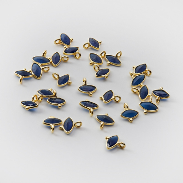 Srebrna zawieszka szafir w srebrnym okuciu AG925 pozłacana 7,5mm