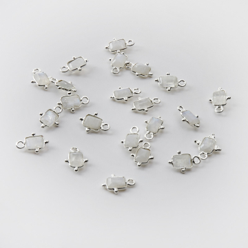 Srebrna zawieszka kamień księżycowy w srebrnym okuciu AG925 7x5mm