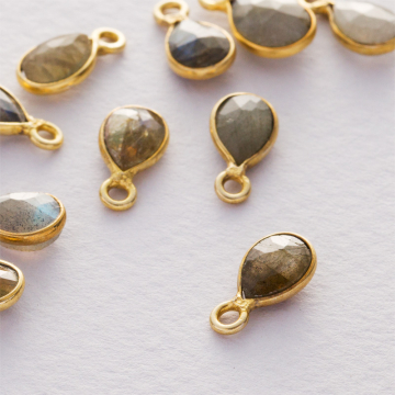 Labradoryt fasetowany łezka zawieszka w okuciu pozłacanym AG925 10x7mm